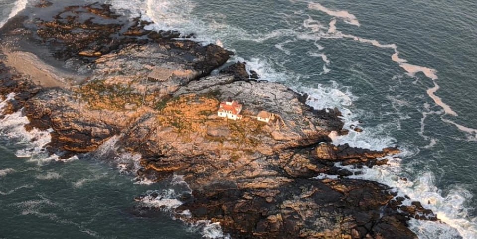 Deluxe Lighthouse - Scenic Flights of Acadia